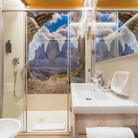 Montana Hotel
