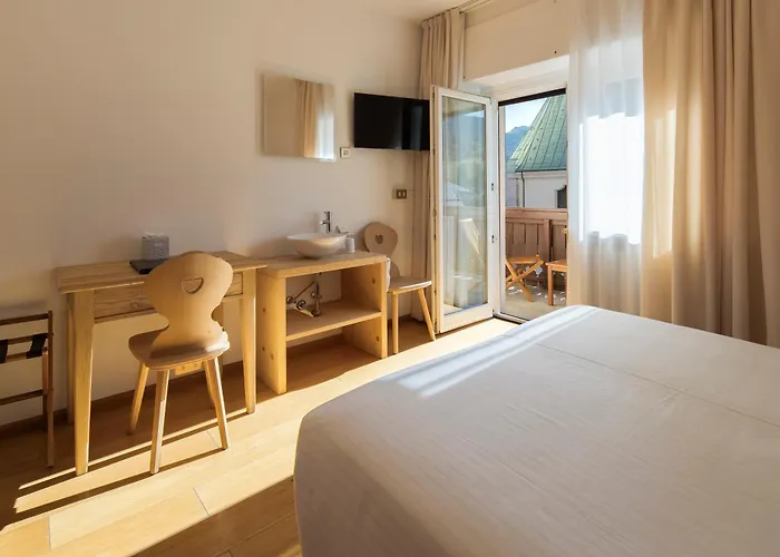 Montana Hotel 2*